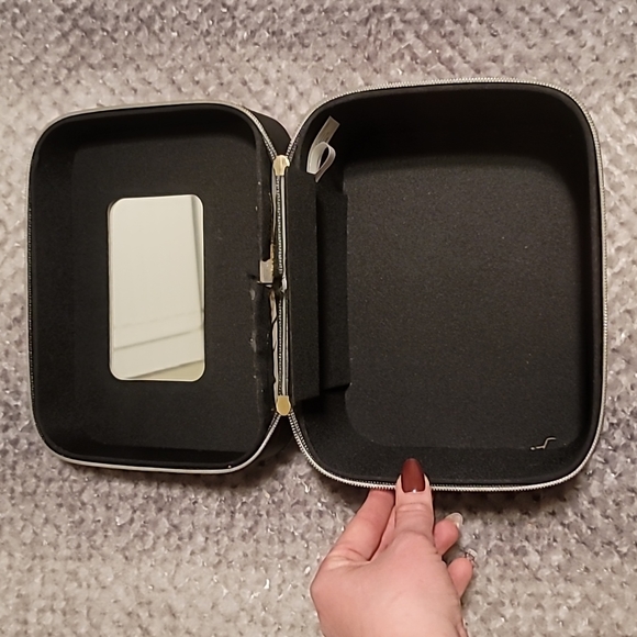 Makeup Box - Picture 3 of 9